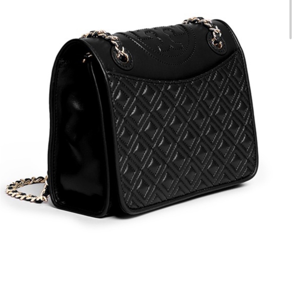 TORY BURCH
BLACK 'FLEMING' MEDIUM QUILTED LEATHER BAG